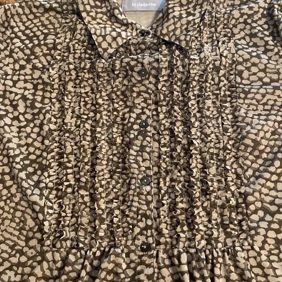 Liz Claiborne Lined Top, XL, Ruffled Front, 9-Button, Long Sleeve, Br/Lt Br, NWT - Picture 6 of 11